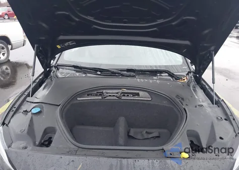 2022 Polestar 2 Long Range Dual Motor z USA, uszkodzony, nr VIN LPSED3KA0NL052549